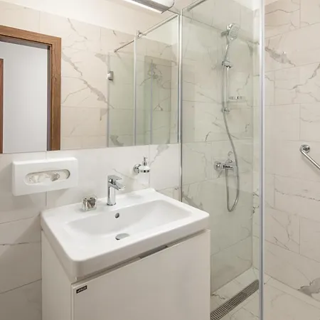 Carbona Apartment Heviz