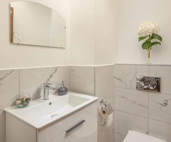 Apartment Carbona